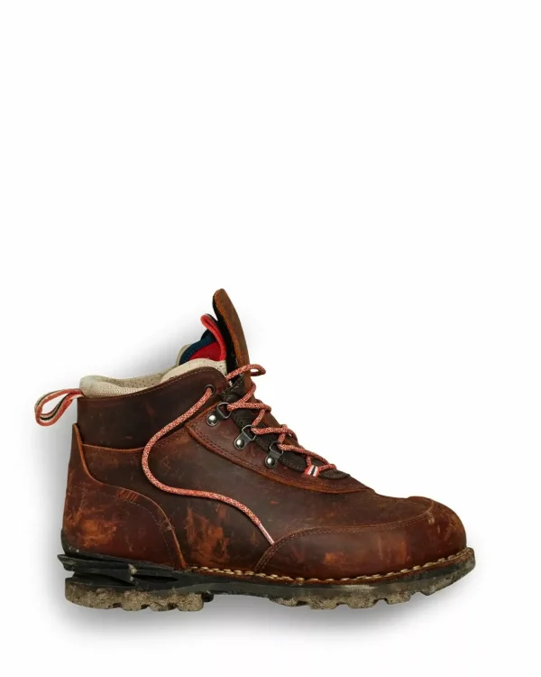 Shop Amundsen Sports Mountain Mucks Low Cut 650 Brown
